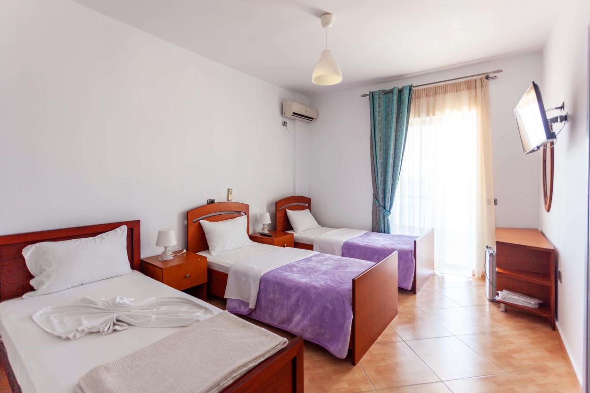 Dhima Hotel Himare Eksteriør bilde
