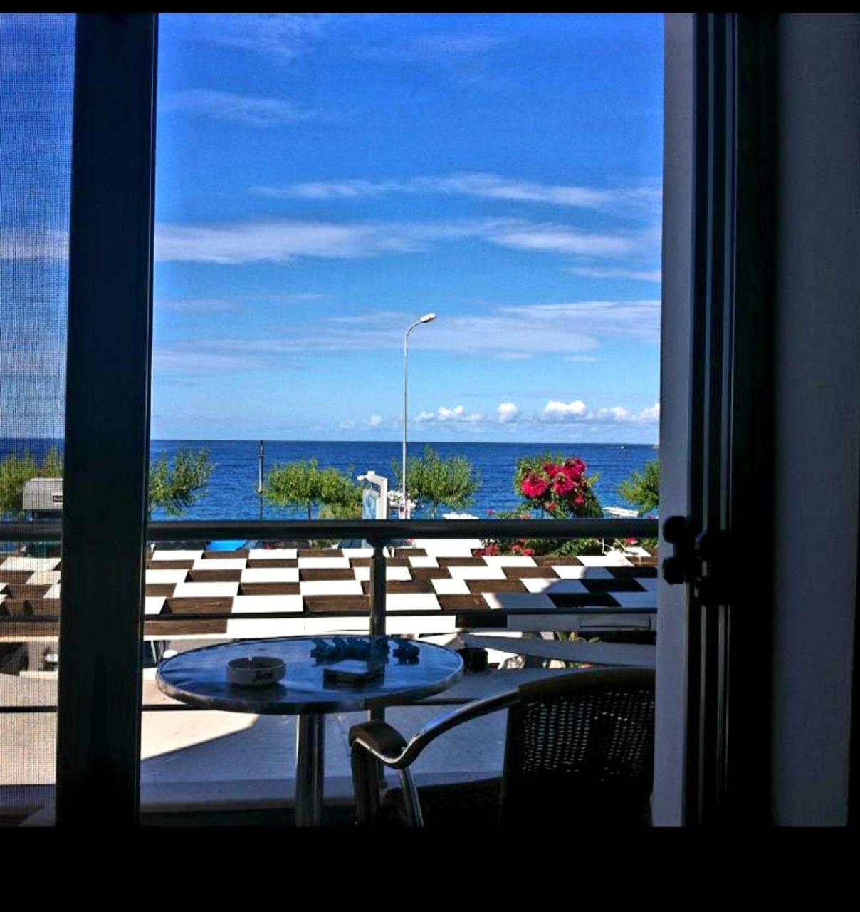 Dhima Hotel Himare Eksteriør bilde