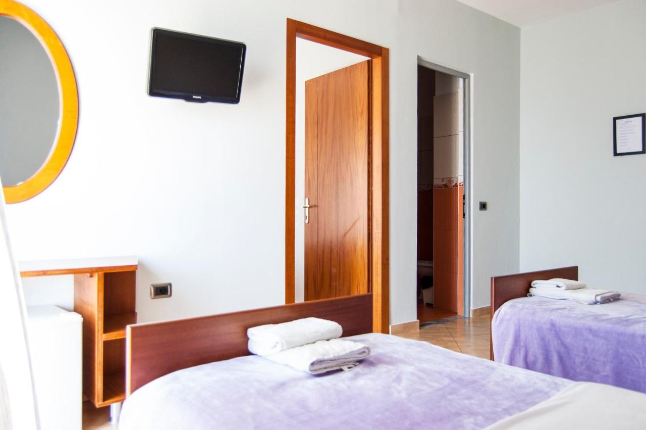 Dhima Hotel Himare Eksteriør bilde